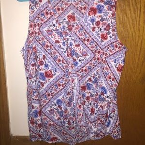 Loose, Floral crossed tank top